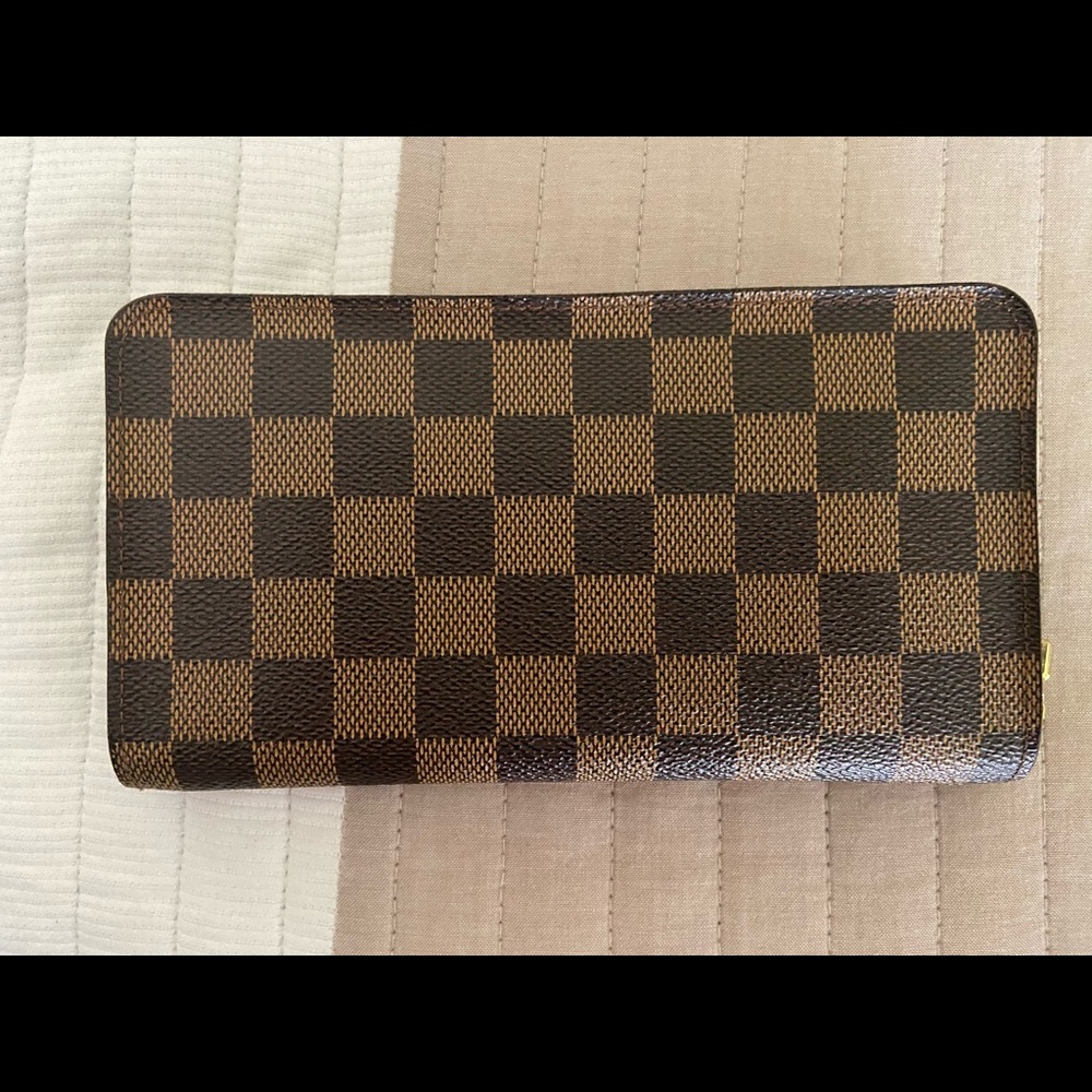 LV zippy wallet